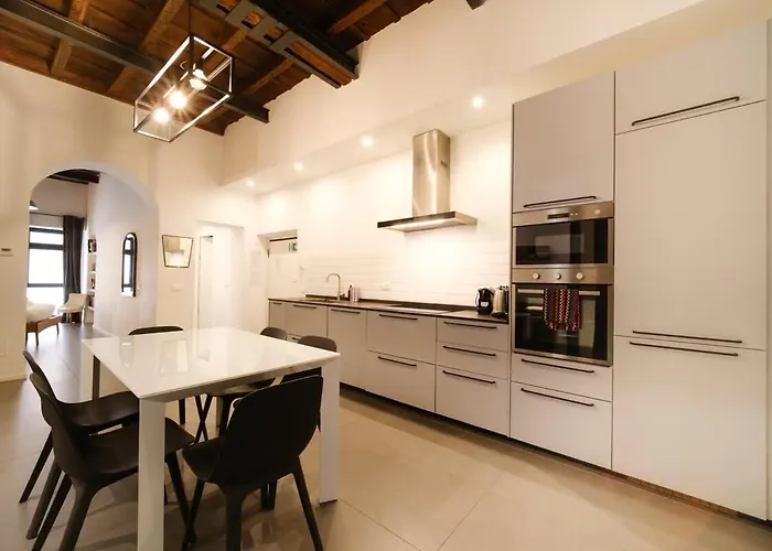 Apartment Golden House Buddyrent *