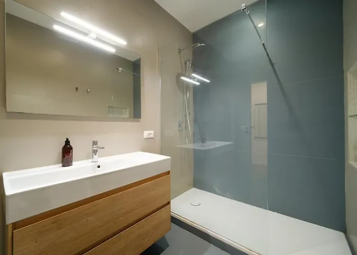 Golden House Buddyrent Apartment