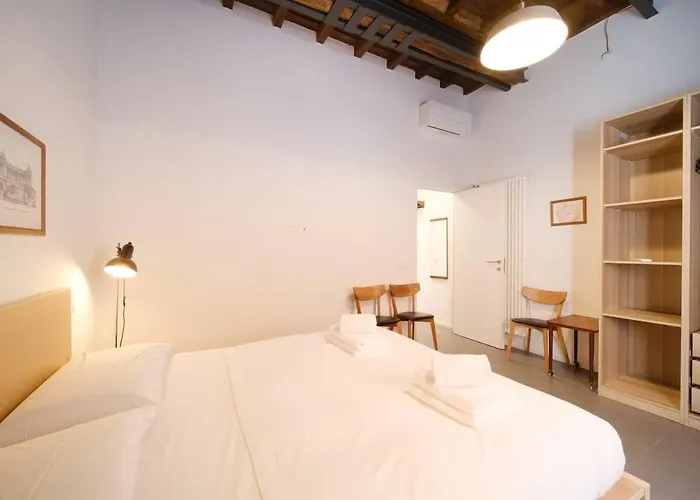 Golden House Buddyrent Apartment *